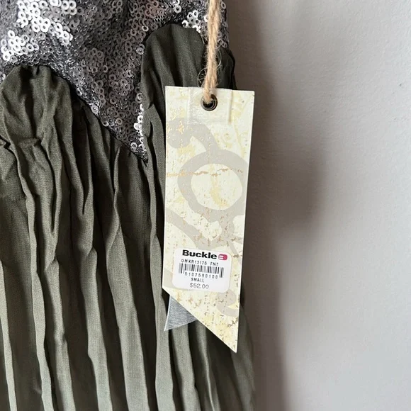 BKE Top Green and Silver Sequin and Sheer Tank Top Size Small - Picture 3 of 4